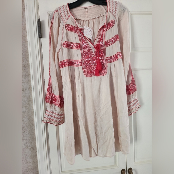 Women's Free People Sz S Wind Willow Mini Dress Embroidered Cream Red .N… - Picture 2 of 3